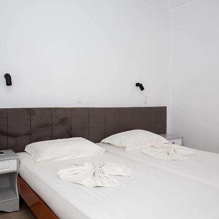 Sea Breeze 2 Apartments มัสติคารี ภายนอก รูปภาพ