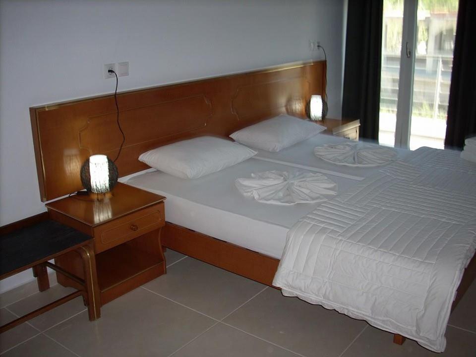 Sea Breeze 2 Apartments มัสติคารี ภายนอก รูปภาพ