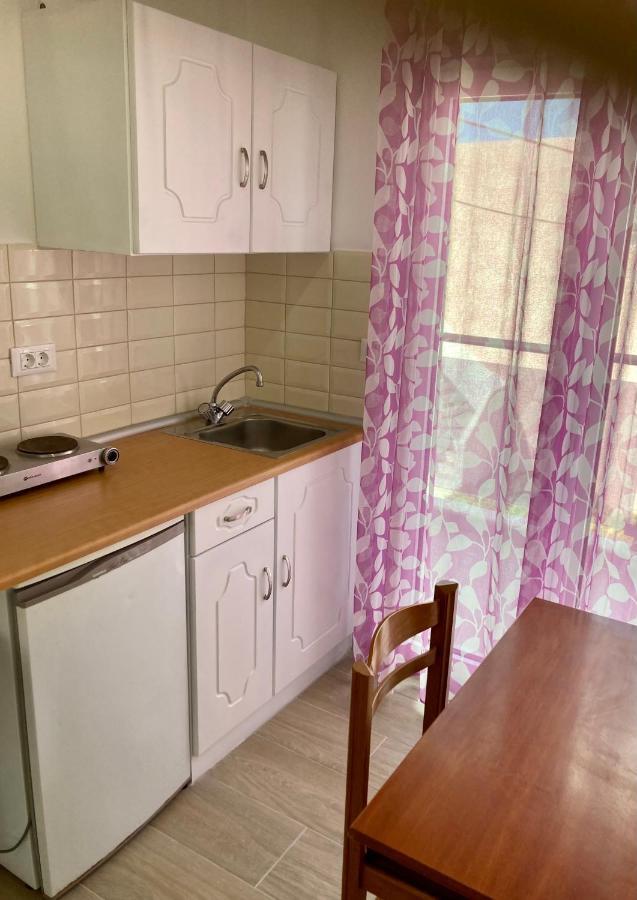 Sea Breeze 2 Apartments มัสติคารี ภายนอก รูปภาพ
