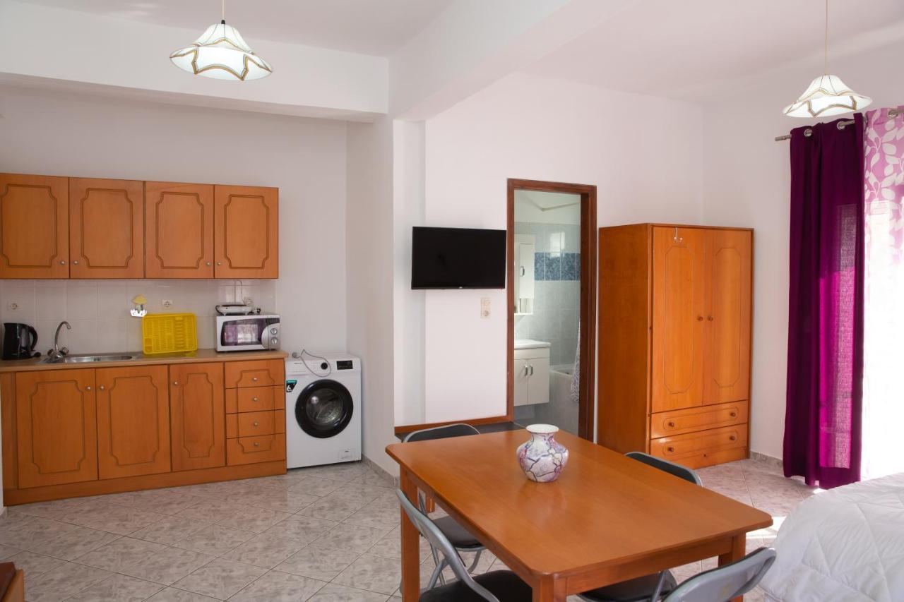 Sea Breeze 2 Apartments มัสติคารี ภายนอก รูปภาพ